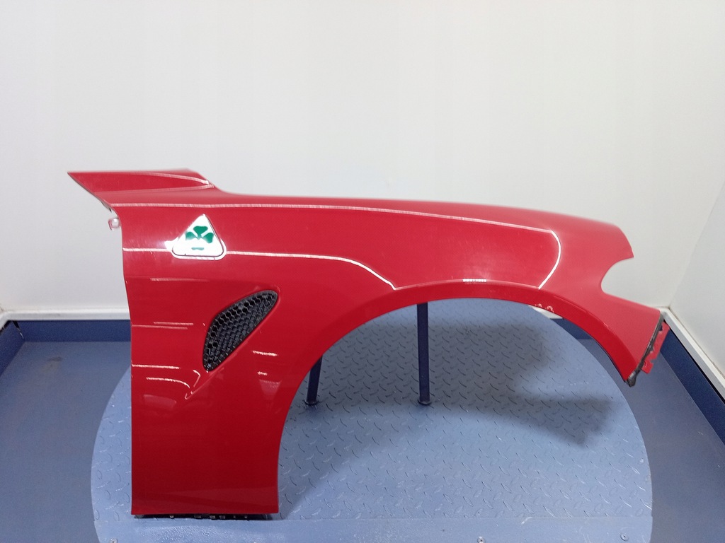 фото №1, Alfa romeo giulia quadrifogllo крила перед