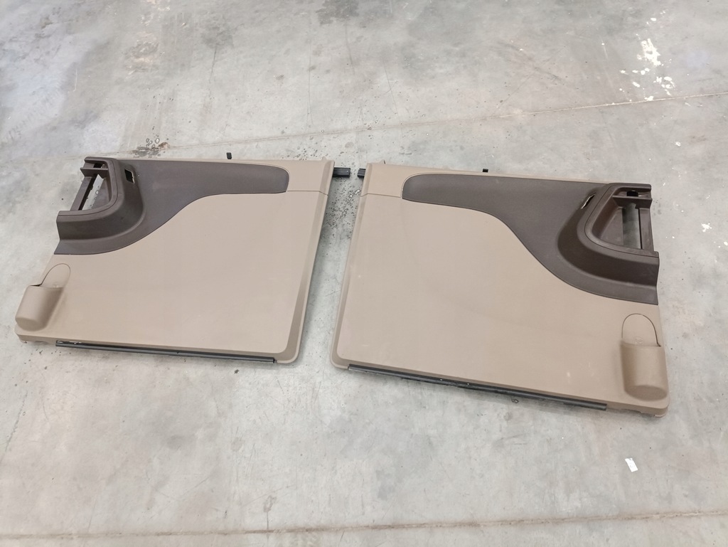 фото №1, Chrysler town country обшивка двері задня