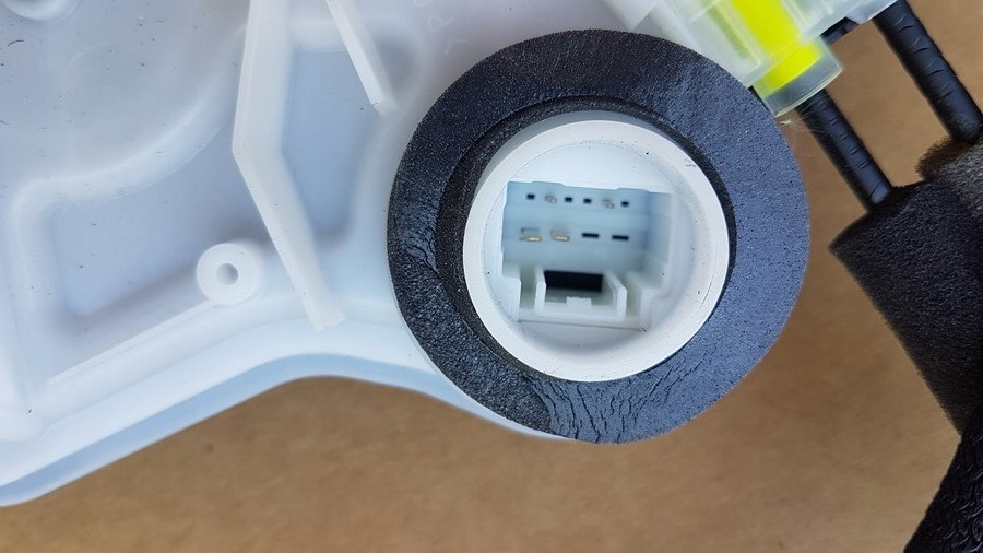 Lexus ux 250h 2021 замок двері перед лівий usa в Україні