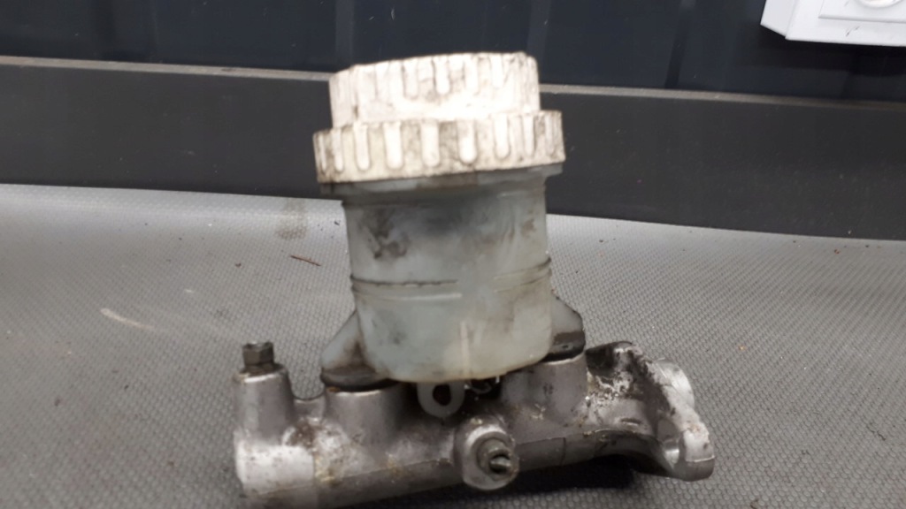 фото №1, Насос гальмівна mitsubishi space runner n10 99r