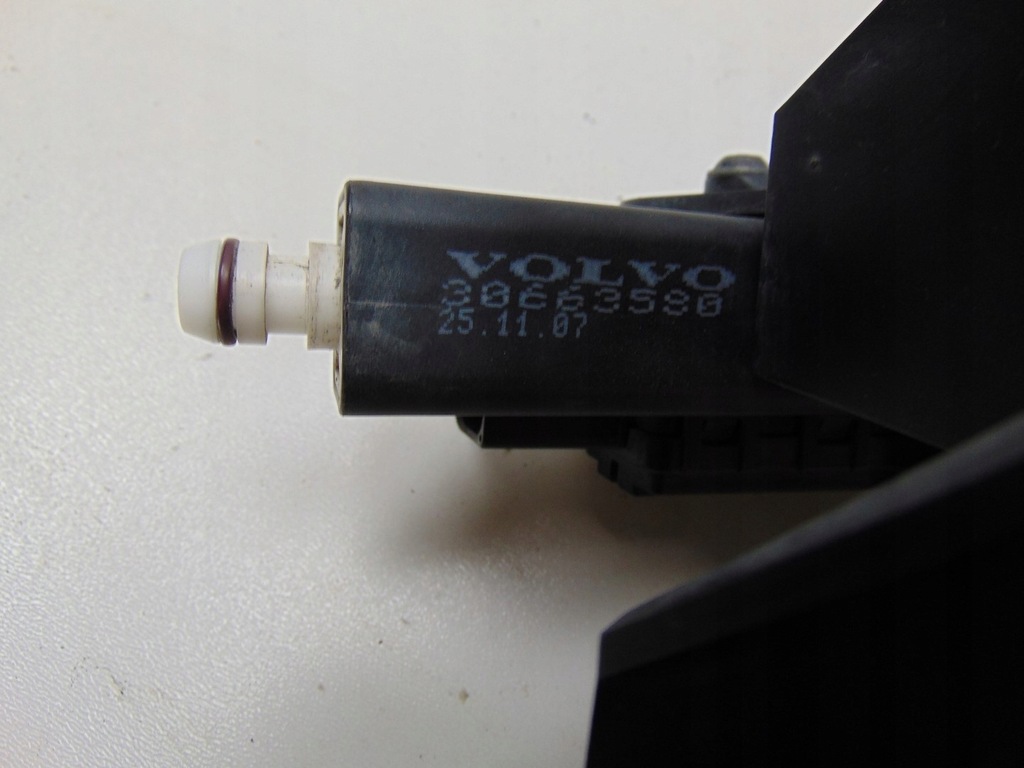 фото №11, Омивач фара лівий volvo v70 iii 30764183 30655066