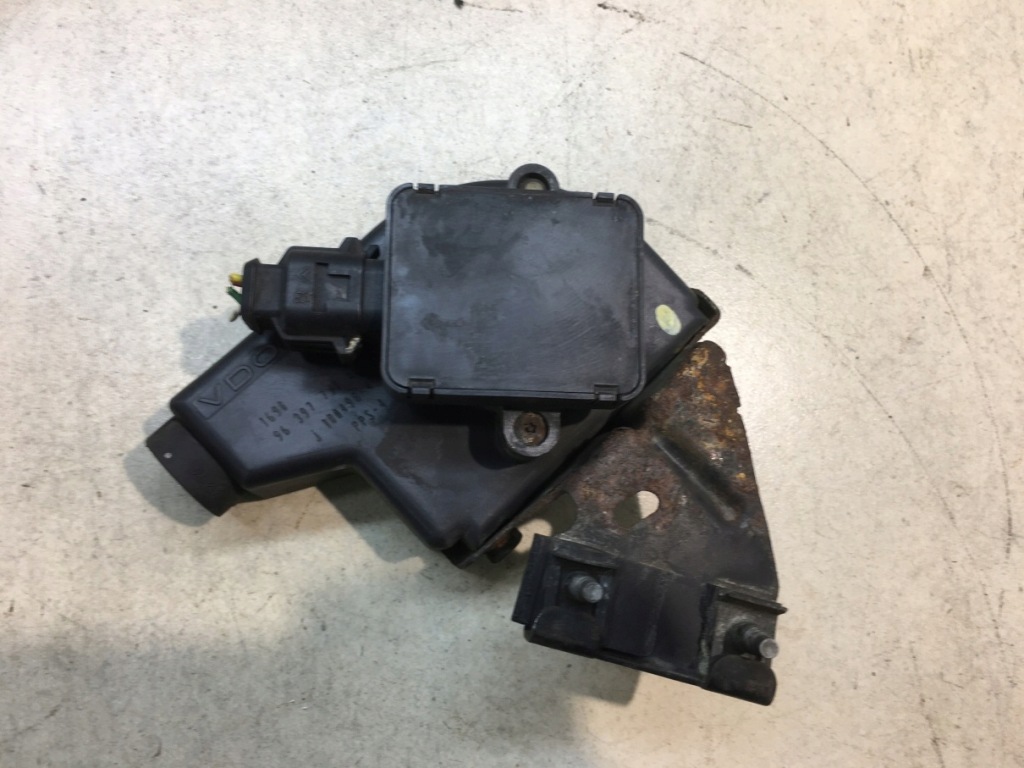 фото №1, Потенциометр газа peugeot 206 2.0 hdi 9639779180