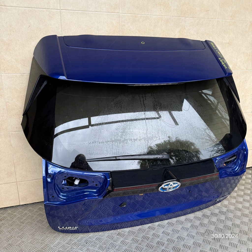 фото №4, Крышка багажника задняя комплектная toyota yaris cross hybrid 2023 rok камера