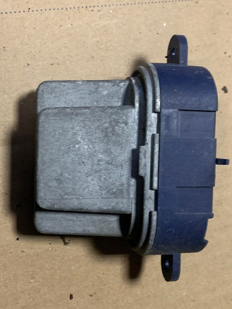 фото №1, Резистор обдув 52485218-12v renault vel satis __orginał