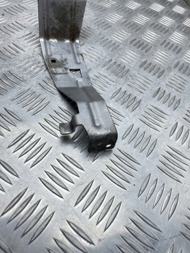 Bmw f10 кронштейн кронштейн насоса воды 2284293 7846161 Оригинал