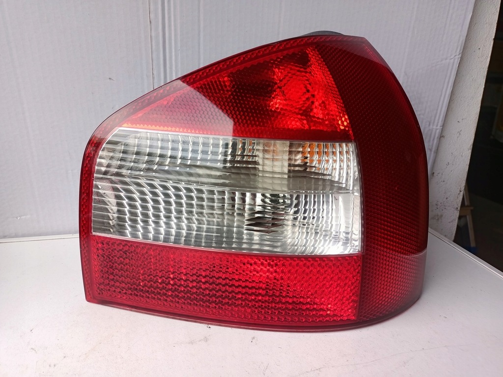 фото №1, Лампа задня права audi a3 8l lift 8l0945096b