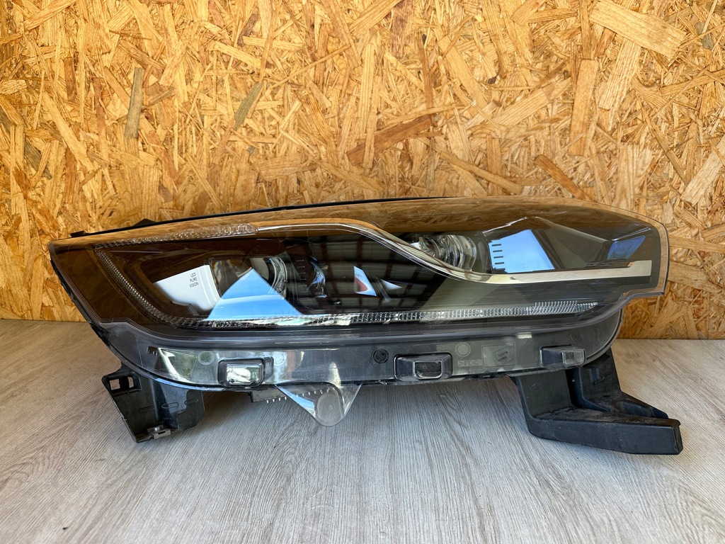 фото №1, Лампа передняя правая renault espace v 260104119r