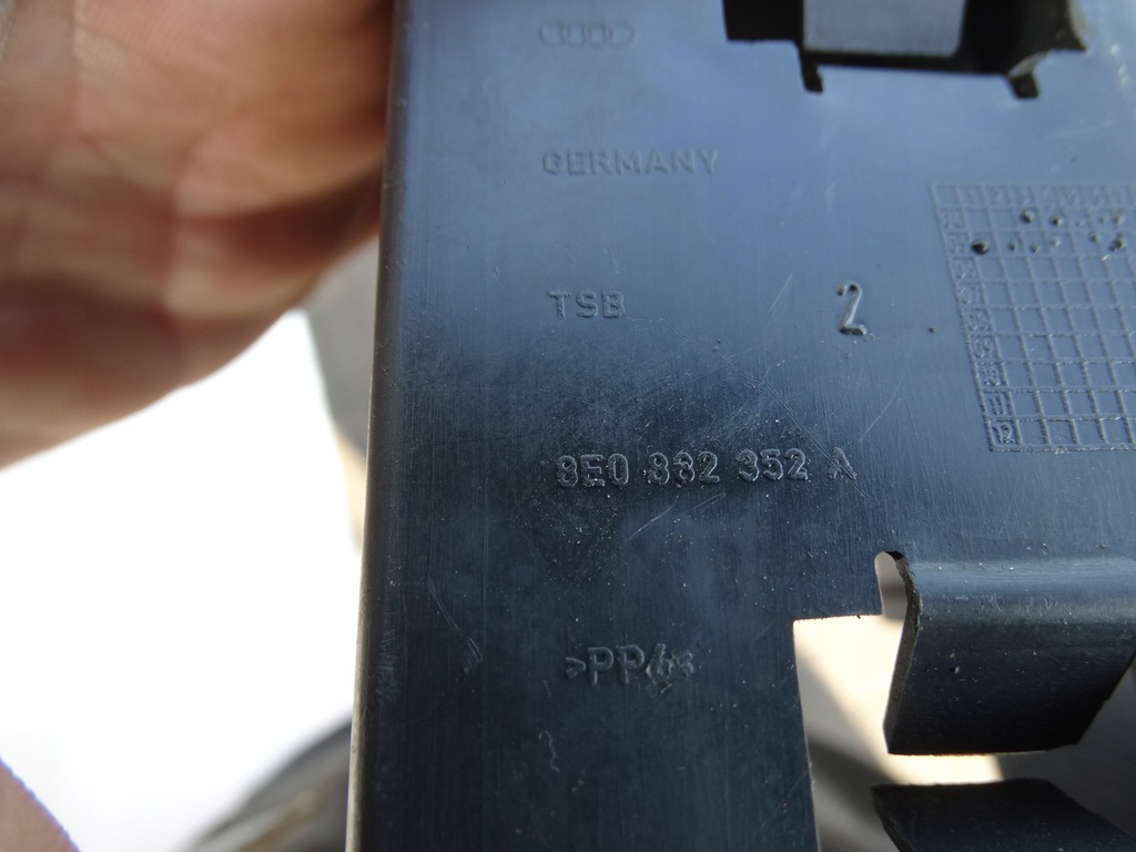 фото №16, Захист стійка ліва права задня задня 8e5867287 8e5867288 audi a4 b7