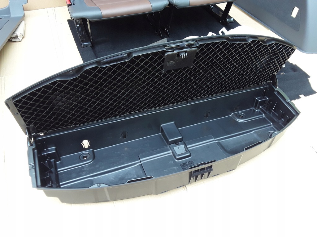 фото №8, Сидіння 3 ряд задня ремені оббивка килимок vw touran ii 2011 перехідник комплект