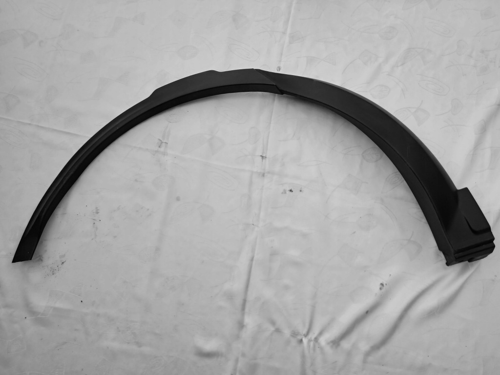 фото №1, Молдинг крыло задняя правая land rover discovery v 5