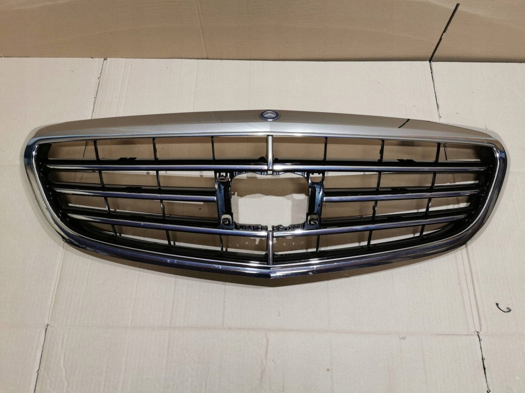фото №1, Mercedes c-klasa w205 решітка радіатора решітка радіатора перед b.ładna a2058801483