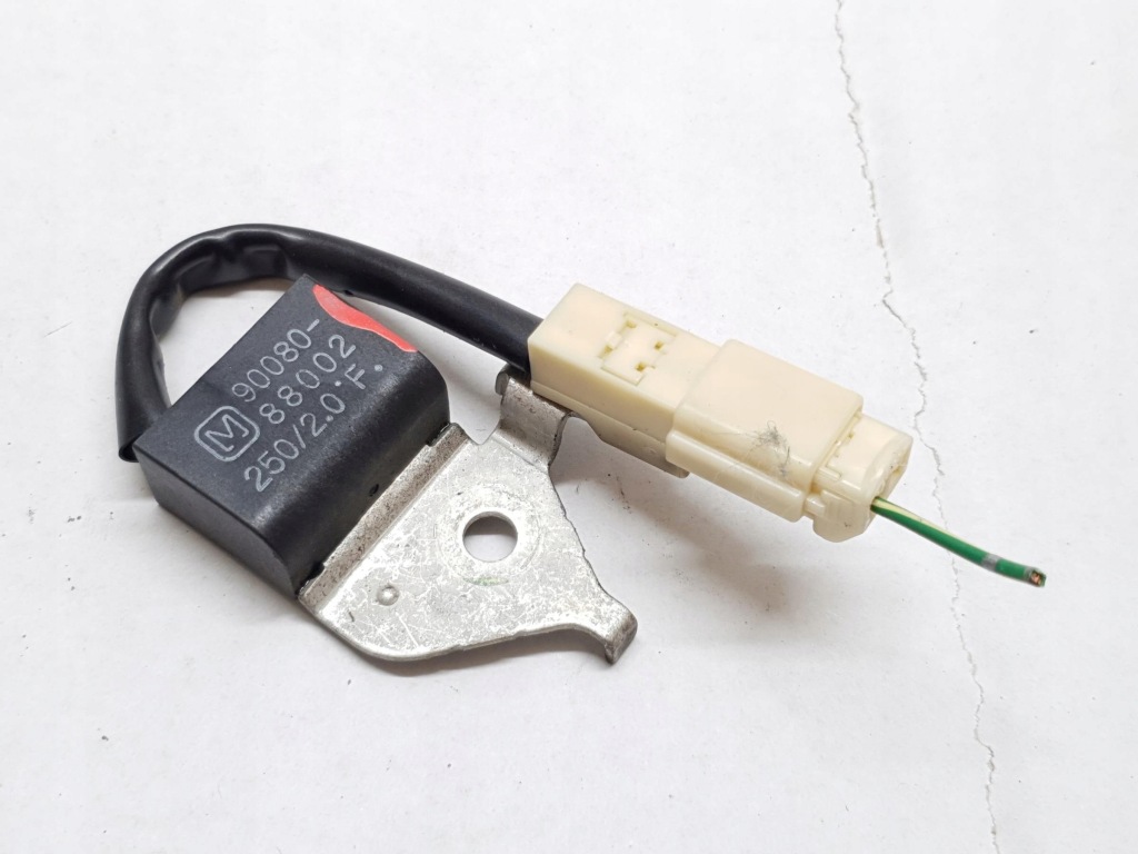 фото №1, Усилитель антенный toyota avensis ii t25