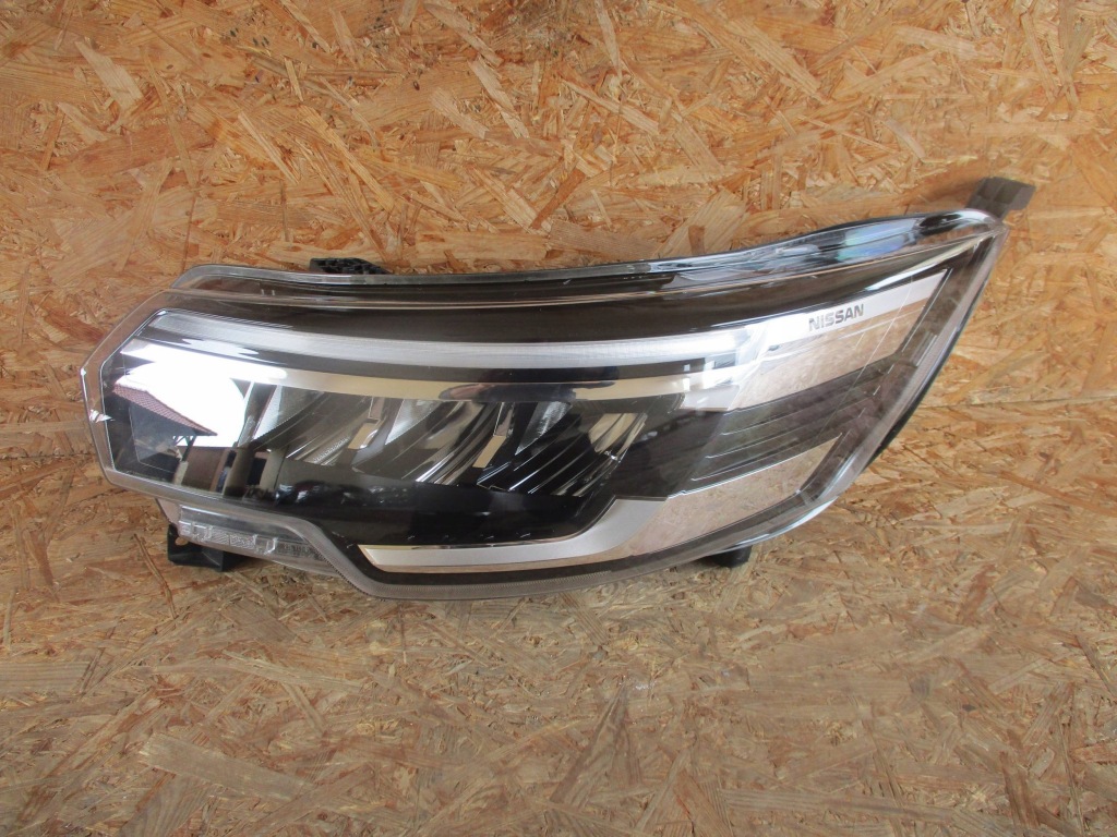 Купить Nissan nv300 ii 2 рестайлинг  лампа перед левая full led 260605887r