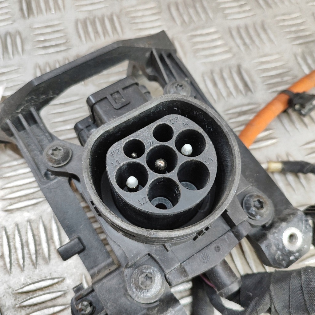 фото №6, Audi a3 s3 8v 2018 кабель do зарядки автомобиля электрический