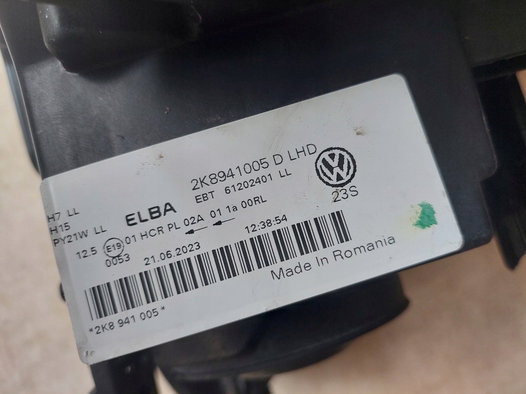 фото №8, Лампа - левый перед - обычная --- vw caddy v - 2k8 - 2020