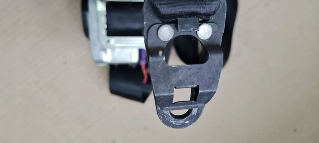 A6 c6 рестайлінг  ремінь безпеки правий перед 4f0857706a Зі Шроту