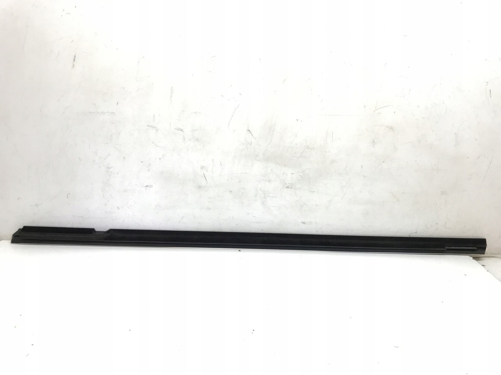 фото №8, Молдинг уплотнитель дверь левая задняя mercedes v295 eqs a2957202930