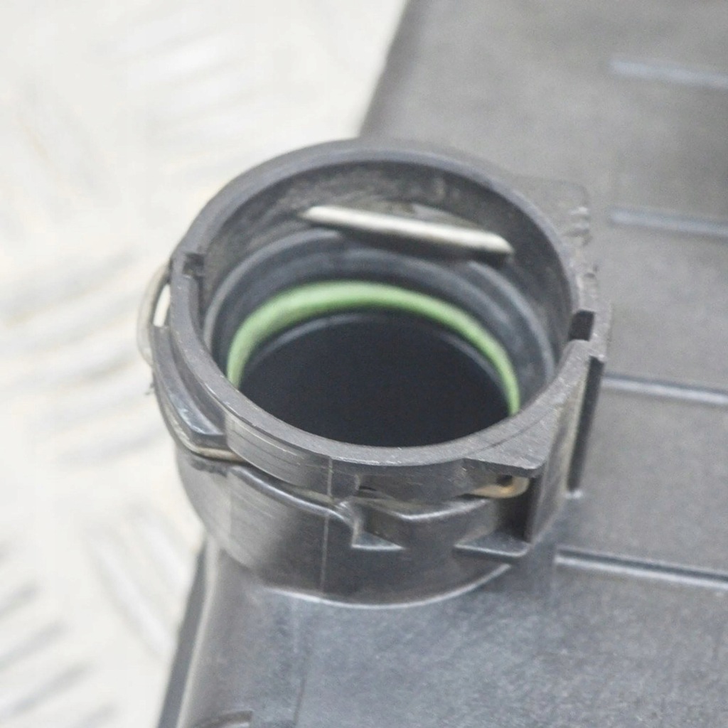 фото №5, Bmw 5 f10 f11 2012 резонатор / воздухозаборник воздуха