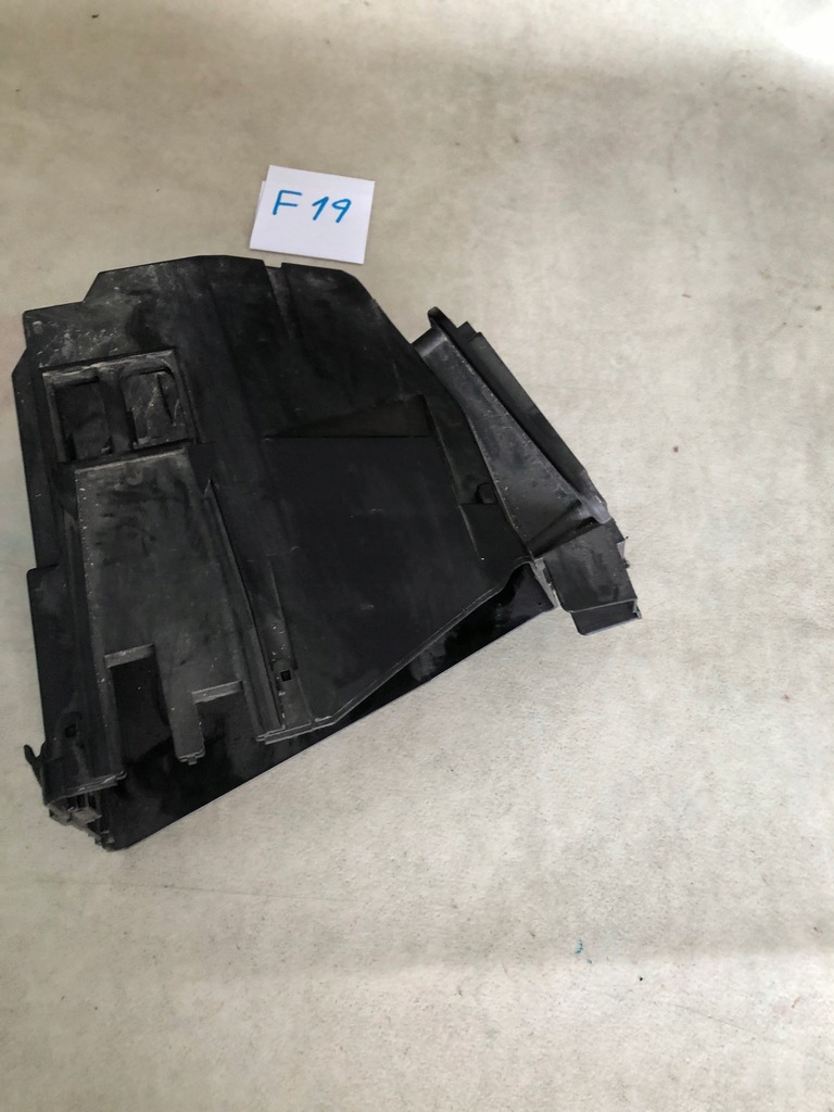 фото №1, Mercedes w203 корпус коробка предохранителей 2035451301