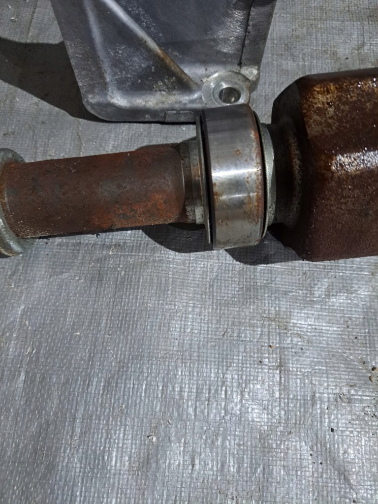 фото №2, Опора полуось nissan leaf ii