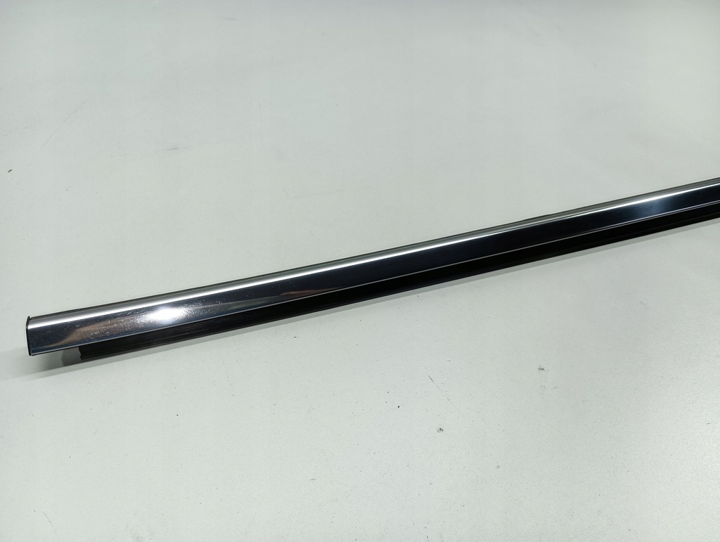 фото №4, Молдинг уплотнитель дверь правый задняя renault megane iv kombi