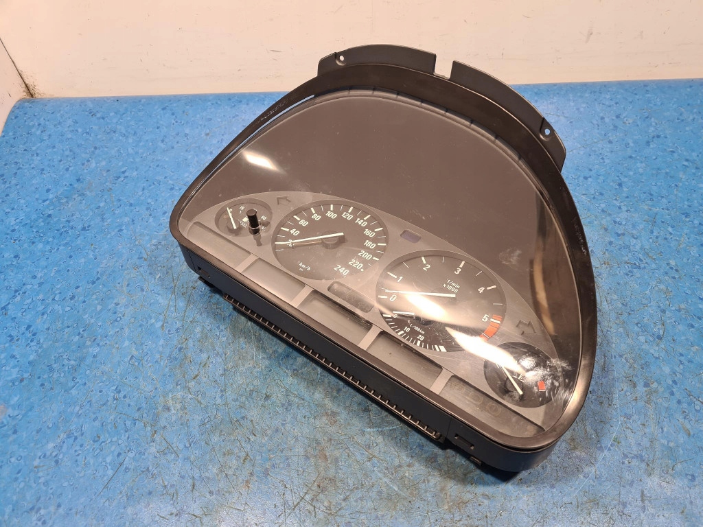 Bmw 5 e39 2.5 tds лічильник 8372361 в Україні