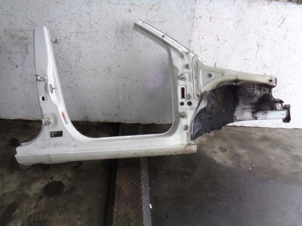 фото №1, Skoda fabia ii 2 чверть перед права поріг