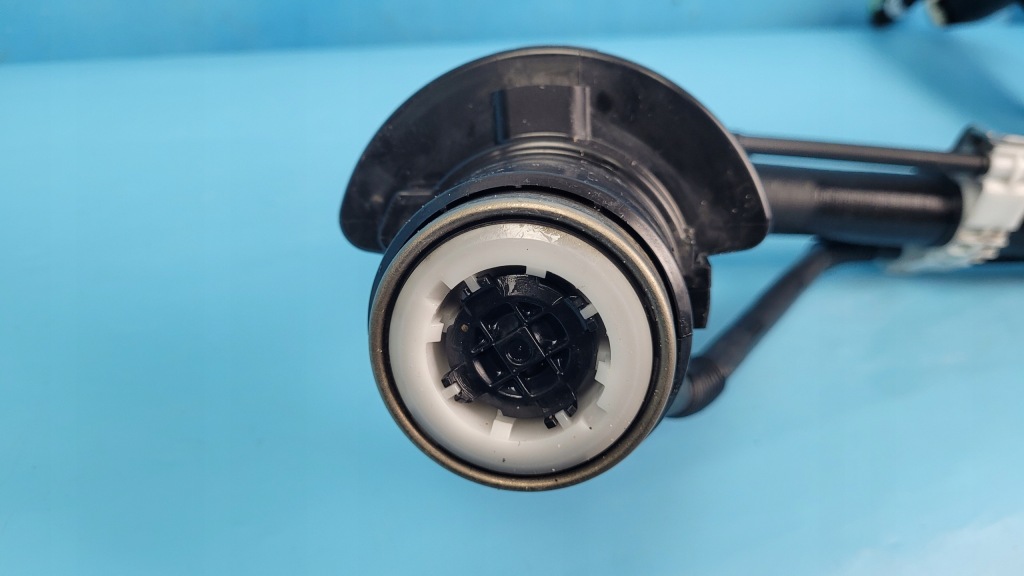 Toyota rav4 v 19r заливная горловина топлива 77745-12110 Доставка