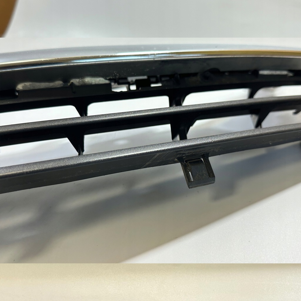 Решітка радіатора решітка радіатора opel astra gtc 3 дверні 13108460 Недорого