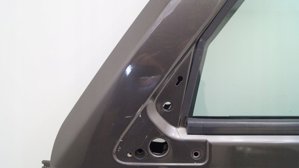 фото №2, Jeep commander 05-10 передние левая дверь t