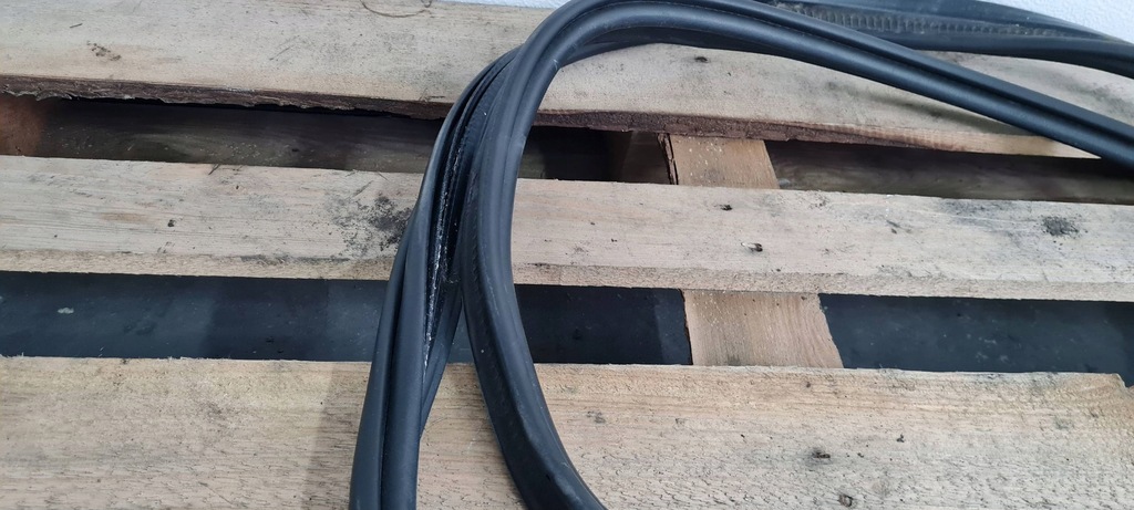 фото №7, A5 8w прокладка задняя задняя багажника 8w8827705b