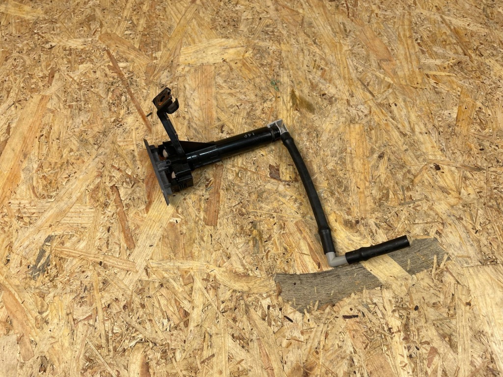 Насадка розпилювача омивач правий перед lexus ux 85353-76030 2018- Недорого