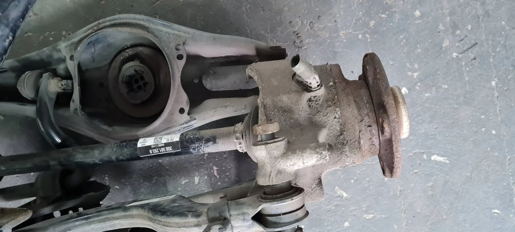 фото №13, Q3 83a подвеска рычаги поворотный кулак подрамник подрамник задняя quattro 5q0505235j