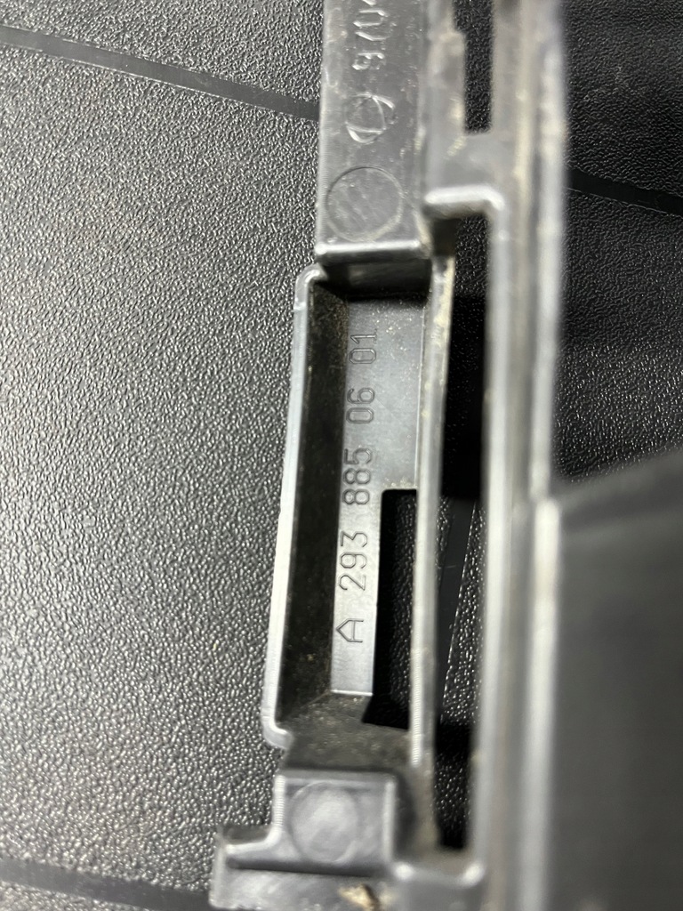 фото №14, Mercedes eqc n293 amg решётка средняя перед передняя a2938850601