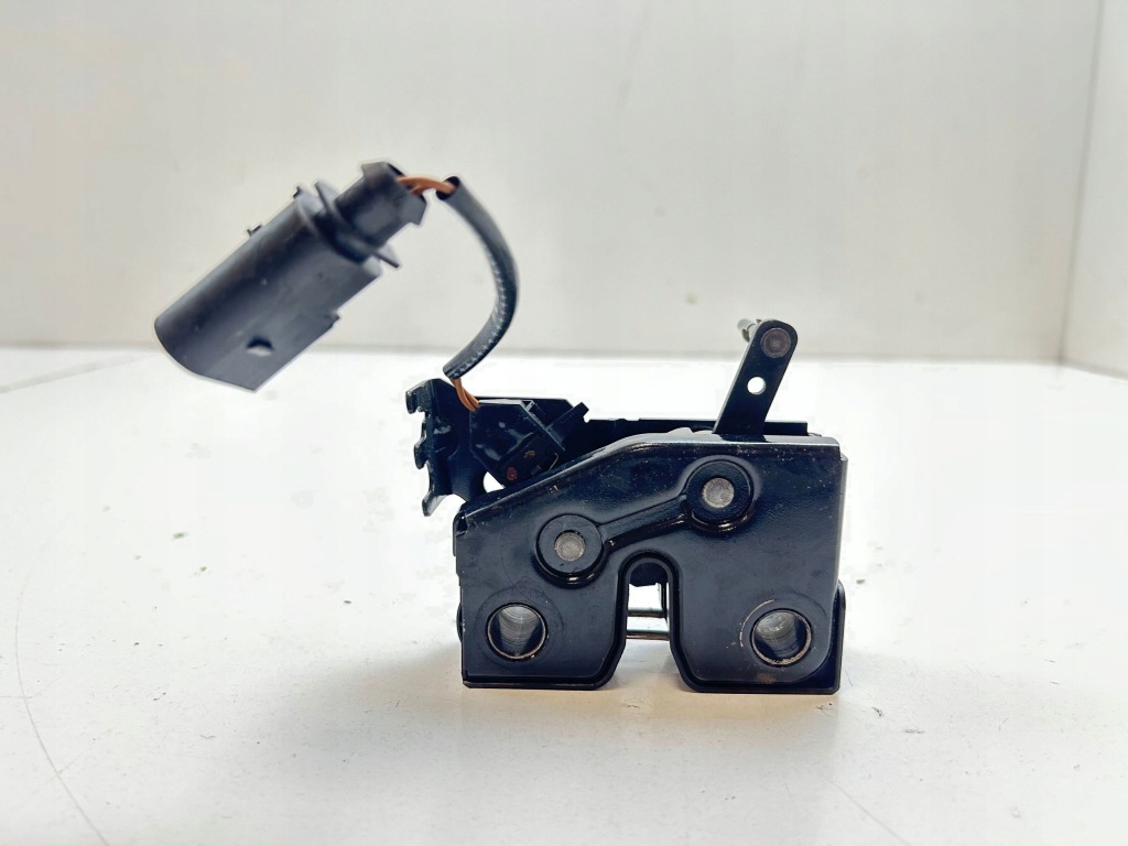 фото №8, 2008 porsche 911 997 замок крышки багажника 99751205300