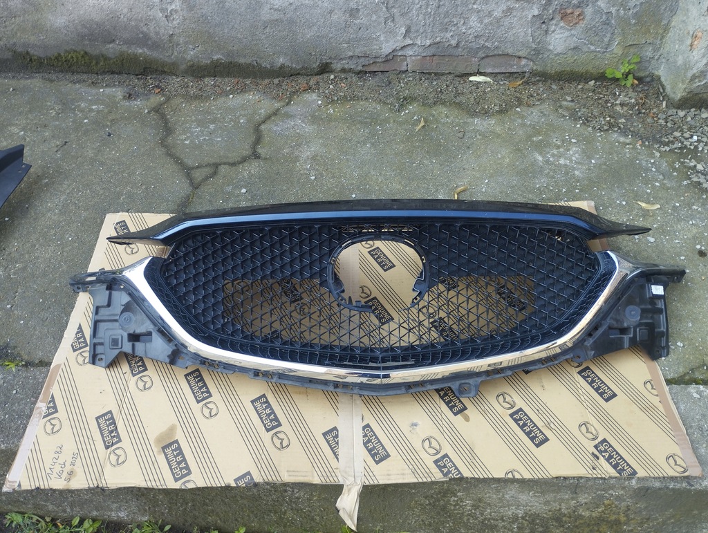 фото №1, Mazda cx5 ii 17- решётка радиатора хром ok