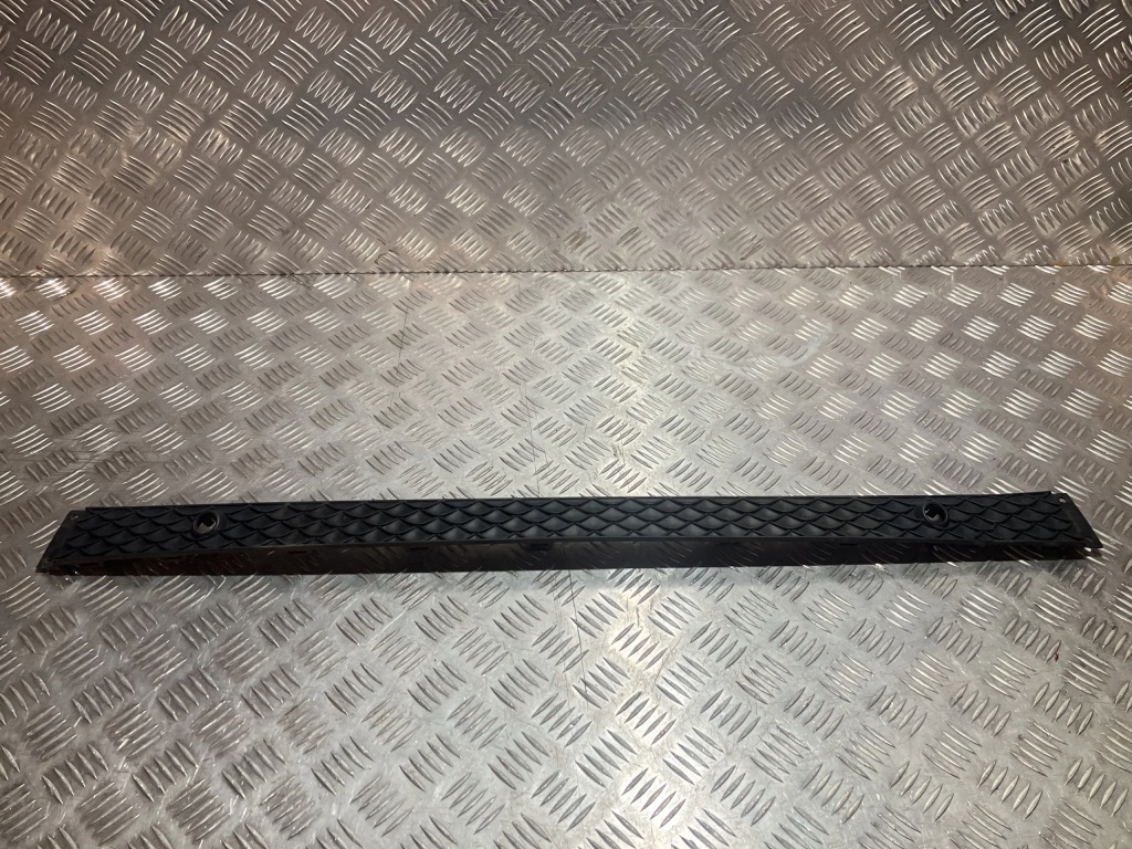 фото №1, Решётка решётка радиатора средняя бампера mercedes gla ii h247