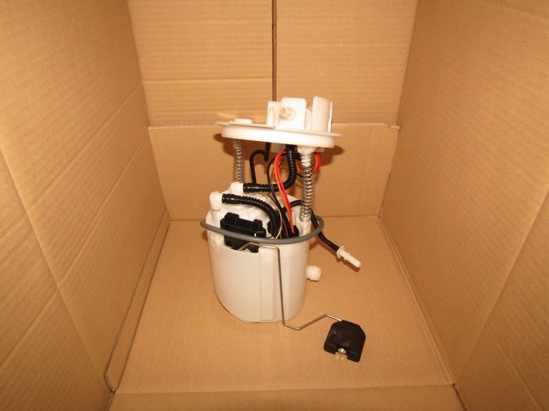 фото №1, Mercedes w206 206 помпа насос пального 2064704401