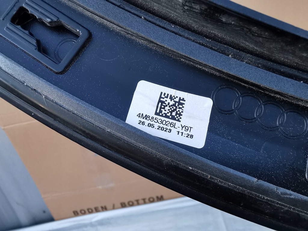 фото №15, Audi q8 sq8 s-line 4m8 молдинг na крыло передний правый b.ładna 4m8853026l