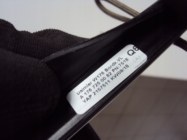 фото №5, Молдинг уплотнитель левый перед mercedes w176 12-18