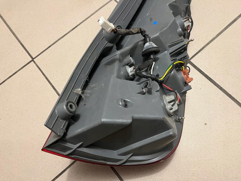 фото №13, Hyundai i30 i 1 kombi 07- лампа задня задня ліва