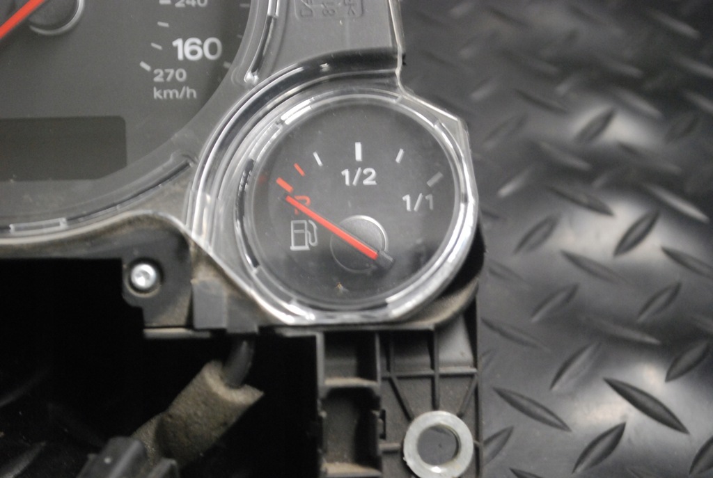 фото №9, Счетчик приборы audi a8 d3 uk большой fis 4e0920951b