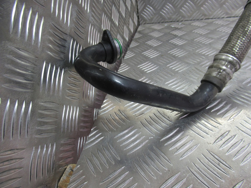 фото №5, Audi r8 шланг радіатора оливи 420115689g