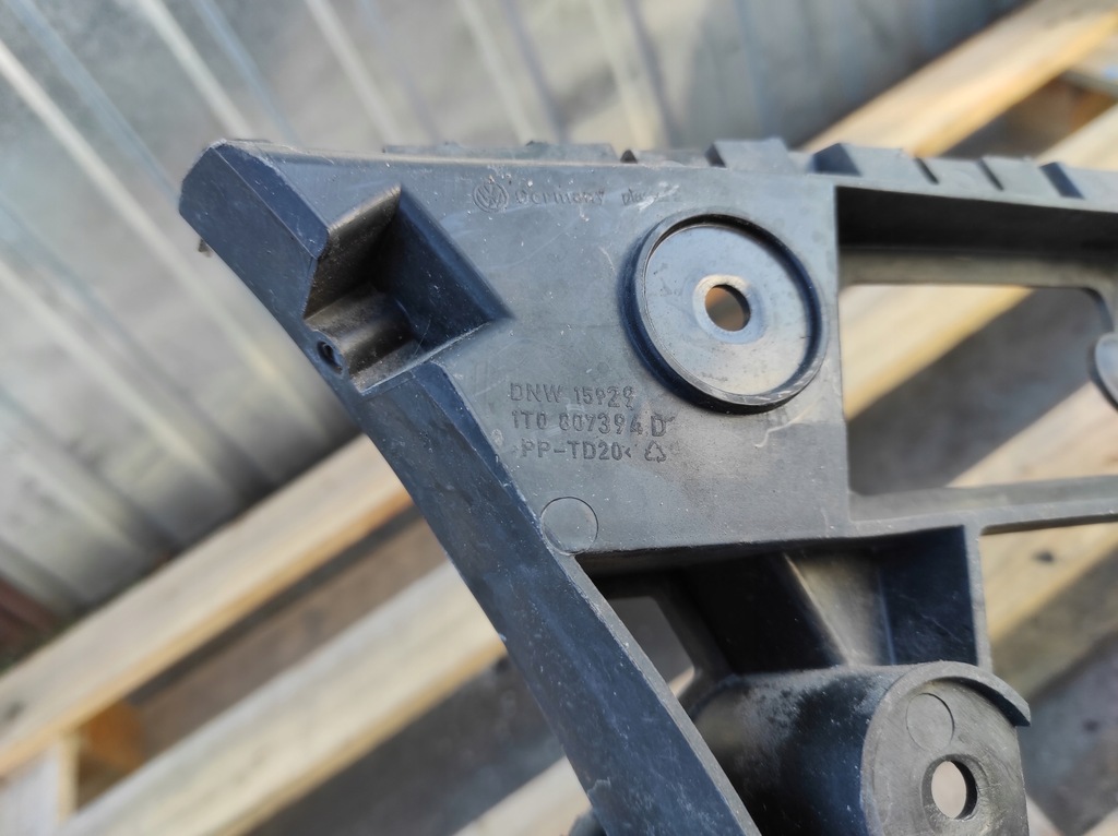 фото №9, Направляющая бампера правый задняя volkswagen touran 1t0807394d