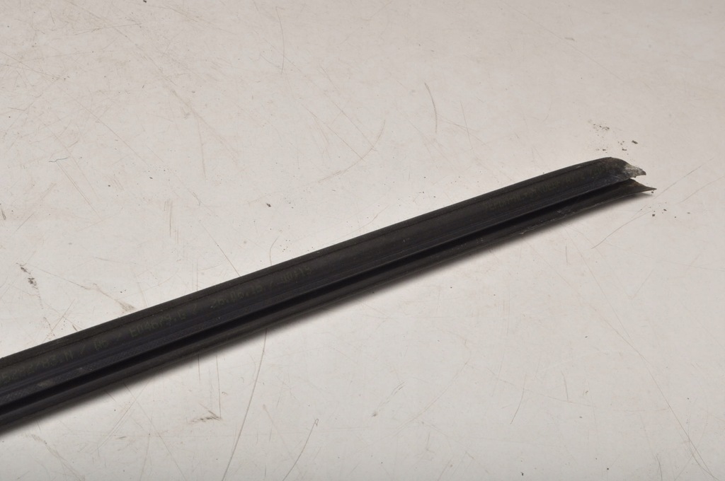 фото №8, Mercedes w172 r172 молдинг стекло подоконная передняя левая