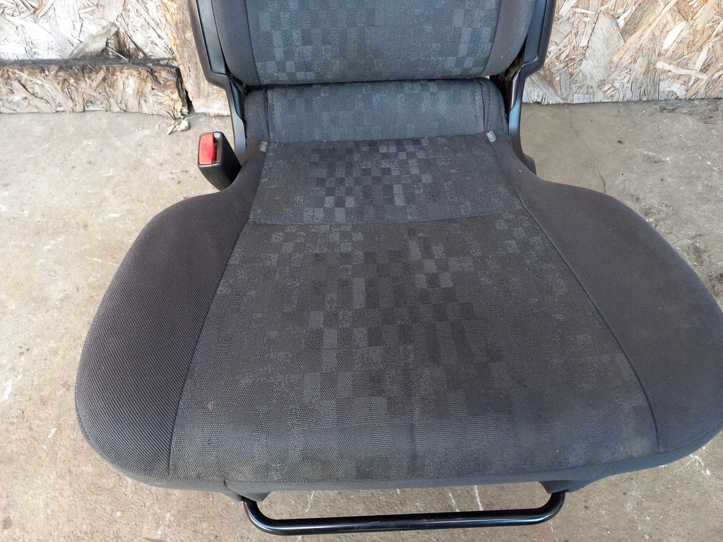 фото №3, Toyota avensis verso 01-05 сидіння задня лівий ii ряд зовнішній warto