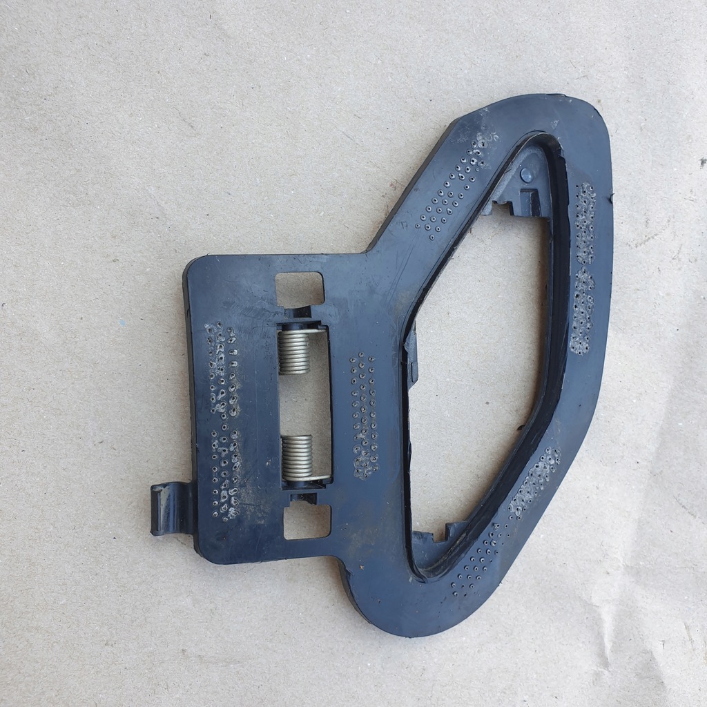 фото №1, Кронштейн распылителя правый перед mercedes b w246