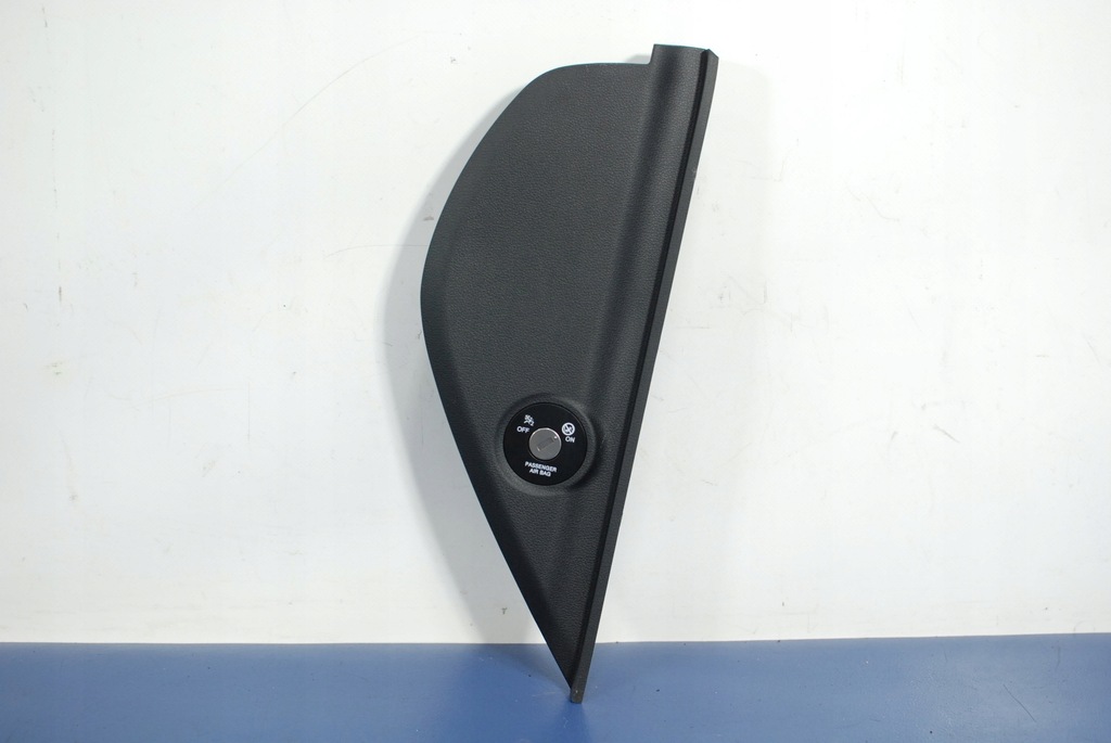 фото №1, Hyundai kona заглушка консолі права 84767-j9200