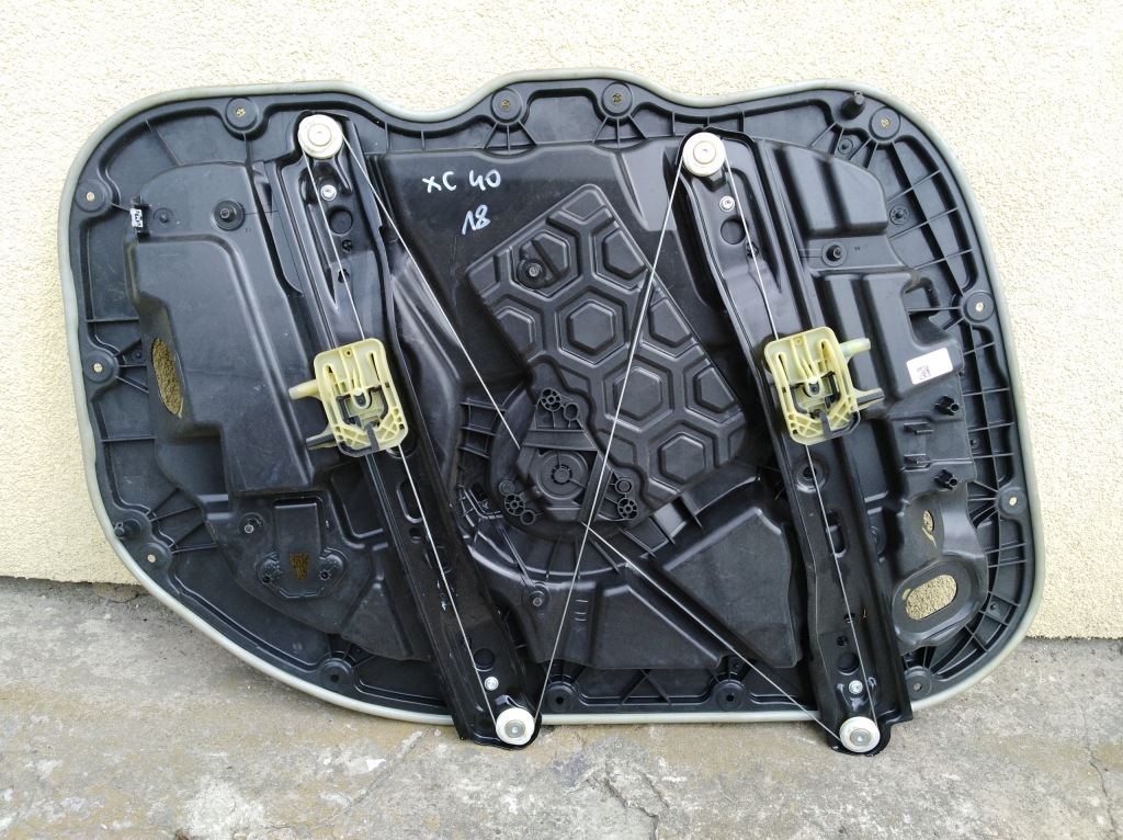 фото №2, Панель двері volvo xc40