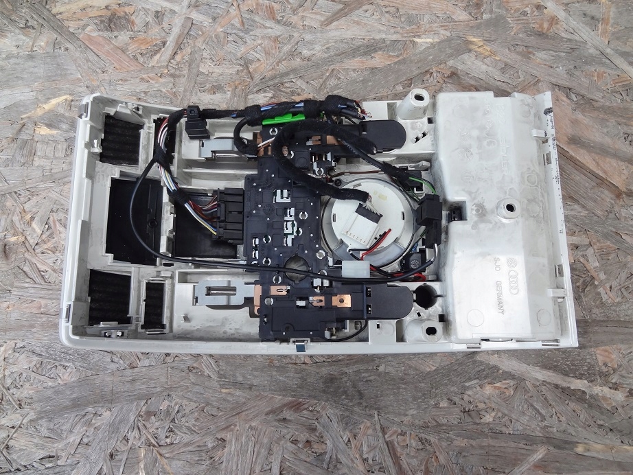 фото №5, Лампа потолочный освещение кабины 4f0947135bd audi a6 s6 rs6 s line c6